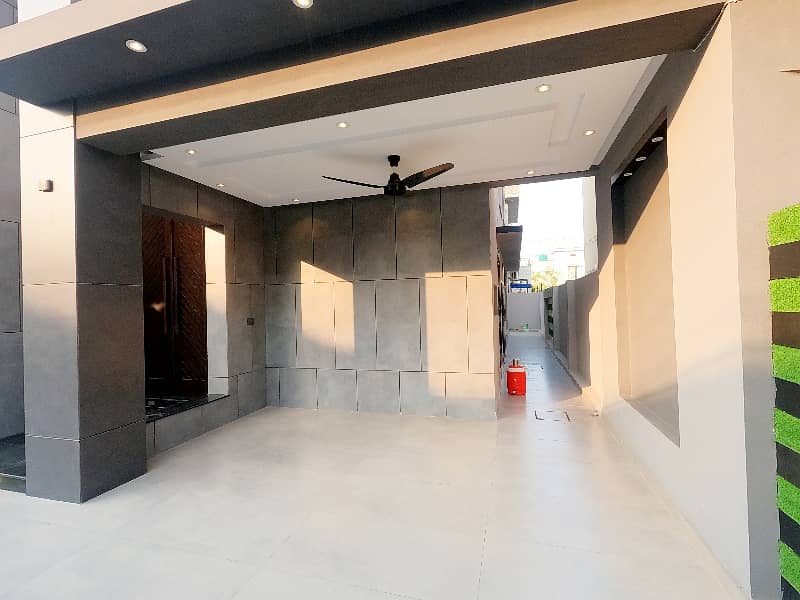 Exquisite 10 Marla Brand-New Modern House For Sale In A Block | Central Park Housing Scheme 4