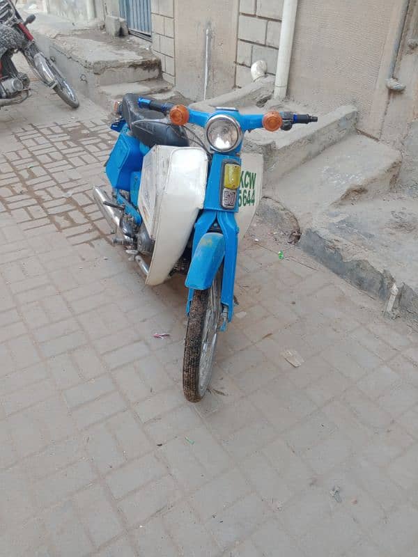 I m selling Honda 50 Karachi namber 2