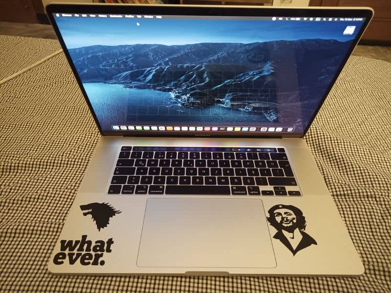 MacBook Pro 2019 16" core i9 Touchbar 4