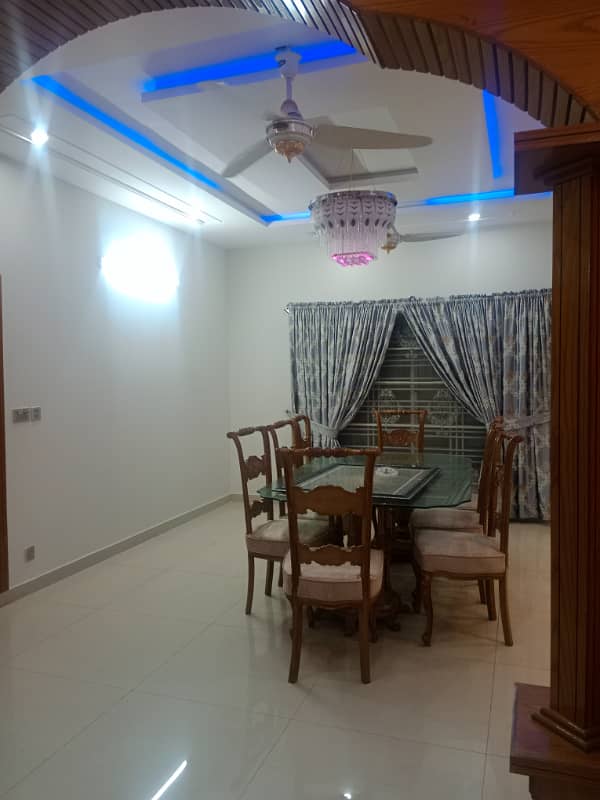 Brend new House available for rent Cornr Pani bjli available 5