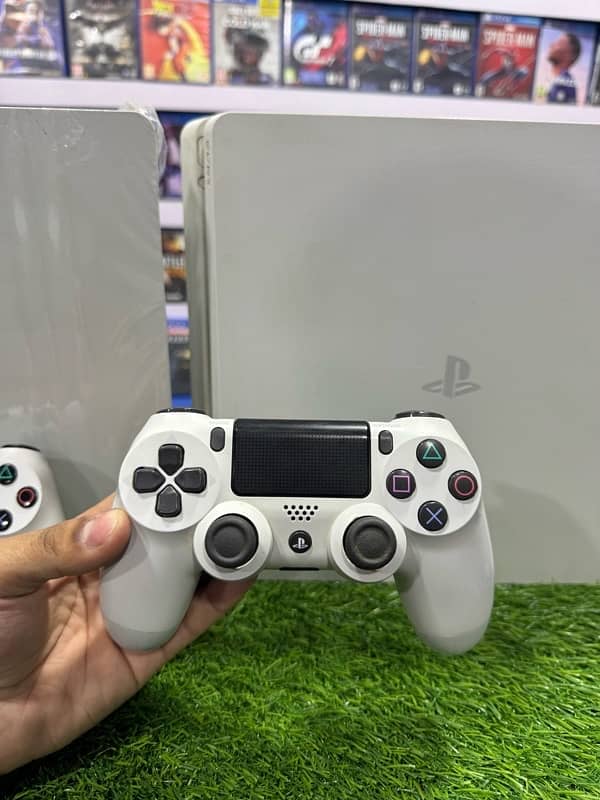 PS4 Slim (500GB) Glacier White 2