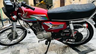 honda 125 lush condition 10/10  please read add