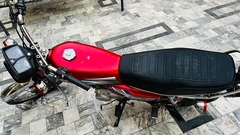 honda 125 lush condition 10/10  please read add 9