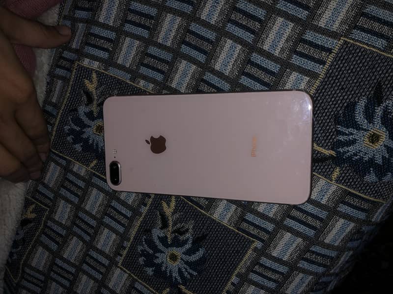 Apple iPhone 8 Plus 0