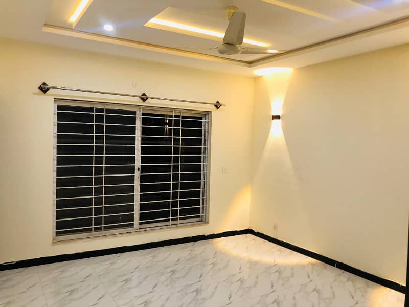 10 Marla Ground Portion for Rent In Phase 8 3