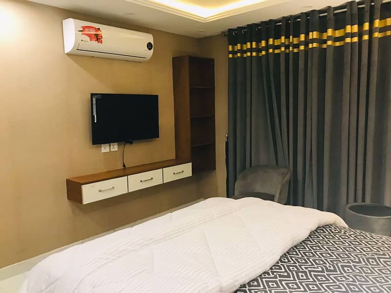 Luxury studio -Bedroom Apartment for Daily Rent Bahria Town Lahore 1