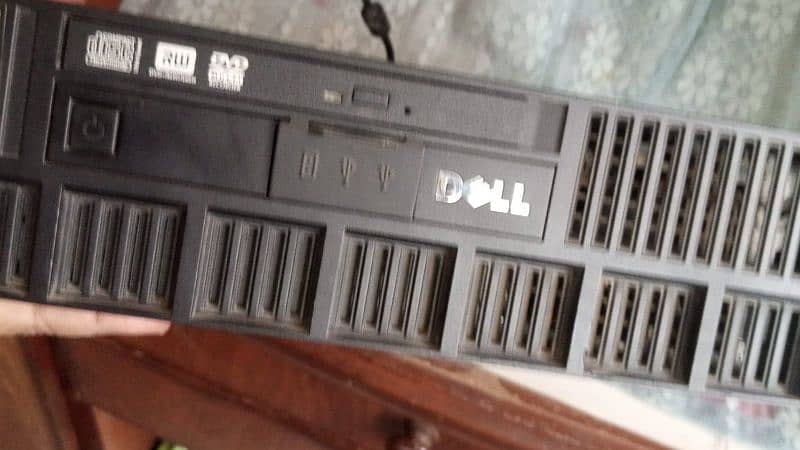 Dell CPU.            128gb.  ssd 1