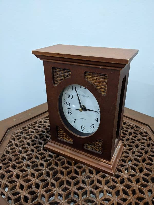 SKYTIMER wooden table clock. 2