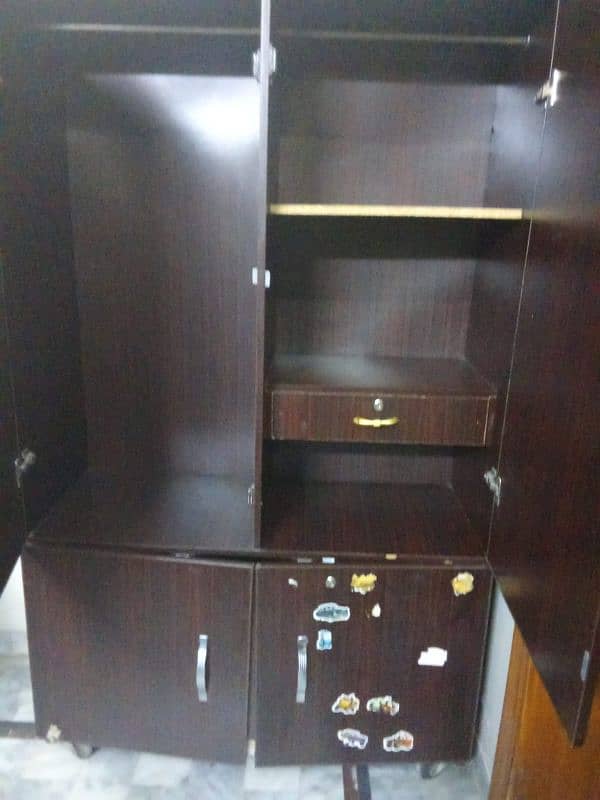 Almari/ wardrobe for sale 1