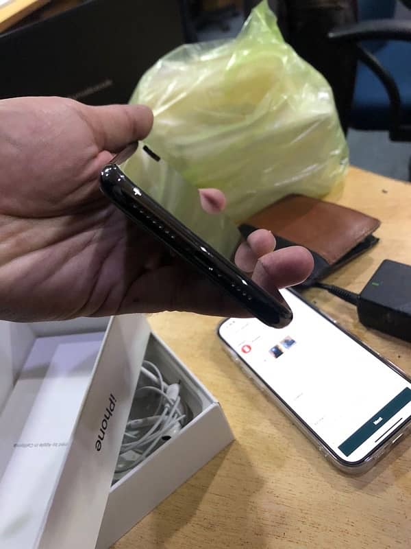 iPhone XS Max - PTA Approved -256GB 3