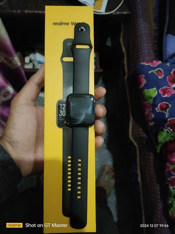 I am selling realme watch 0