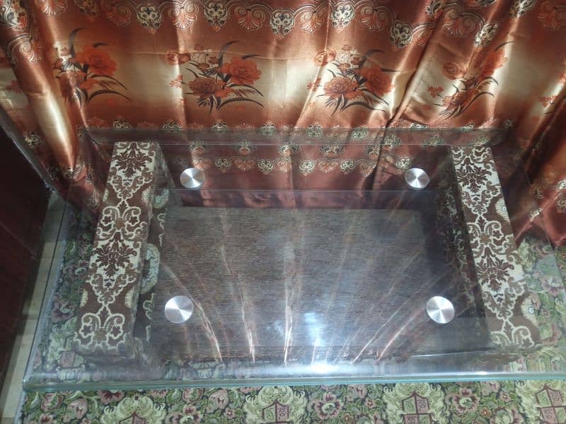 Center Table 0