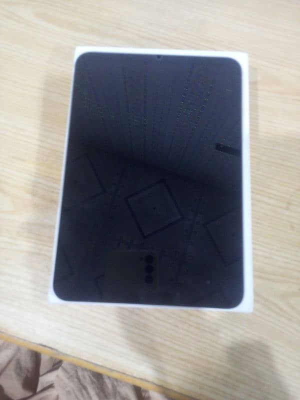 iPad Mini 6 by new condition 11 month full warranty 1