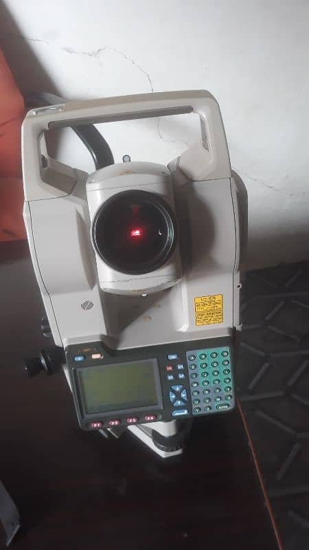 TOTAL STATION SOKKIA 3