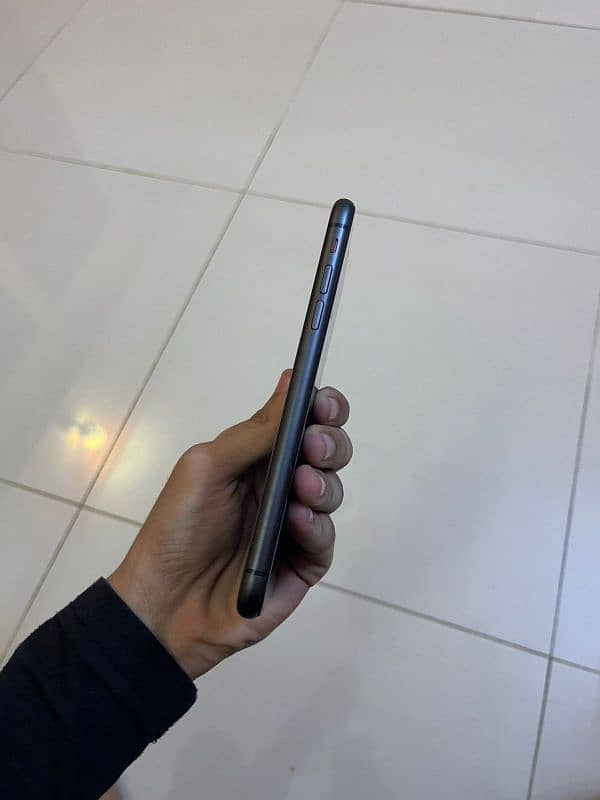 iphone 11 all okay factory 10/10 for sale . . . . . 6