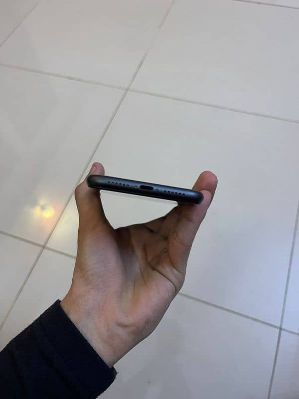 iphone 11 all okay factory 10/10 for sale . . . . . 7