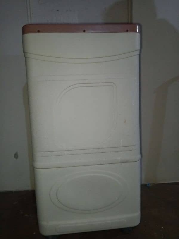 washing machine. . used like new. . . 3