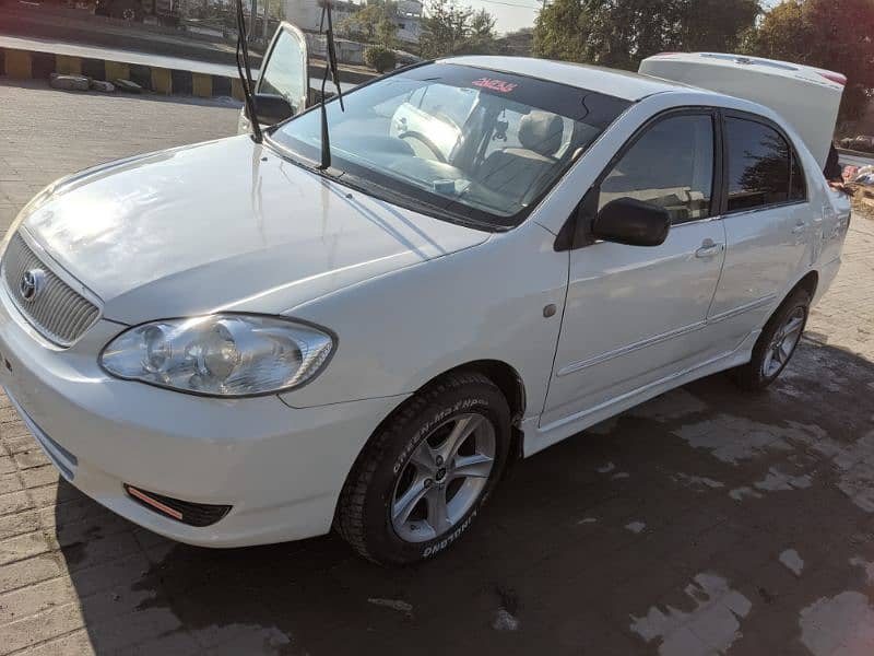 Toyota Corolla SE saloon automatic 2004 8