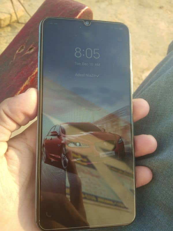 Vivo y20s   4±128 3