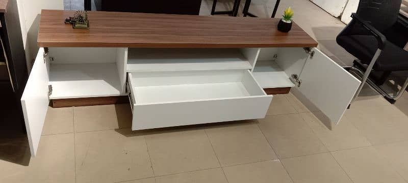 Tv rack/LED Console 3