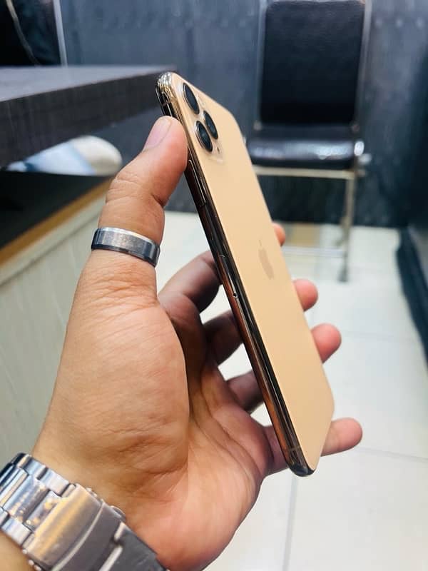 Iphone 11 Pro Max 512gb PTA Approved 1