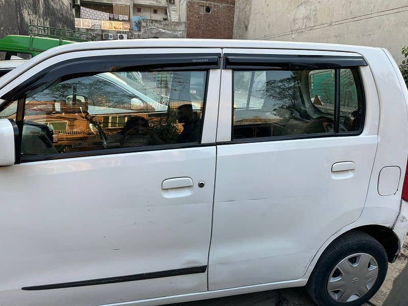 Suzuki Wagon R 2017 12