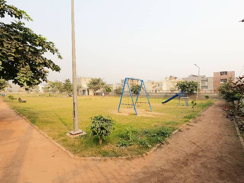 Looking For A Prime Location Residential Plot In Lahore 8