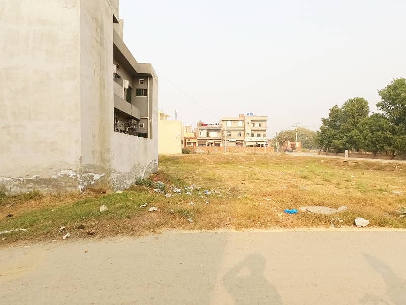 Looking For A Prime Location Residential Plot In Lahore 24