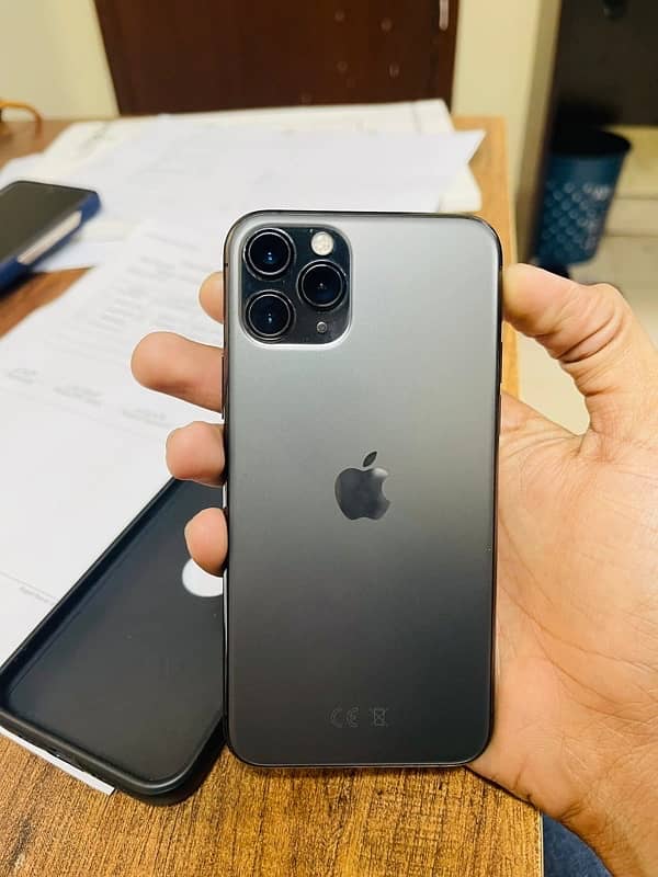 I phone 11 pro Factory Unlock 1