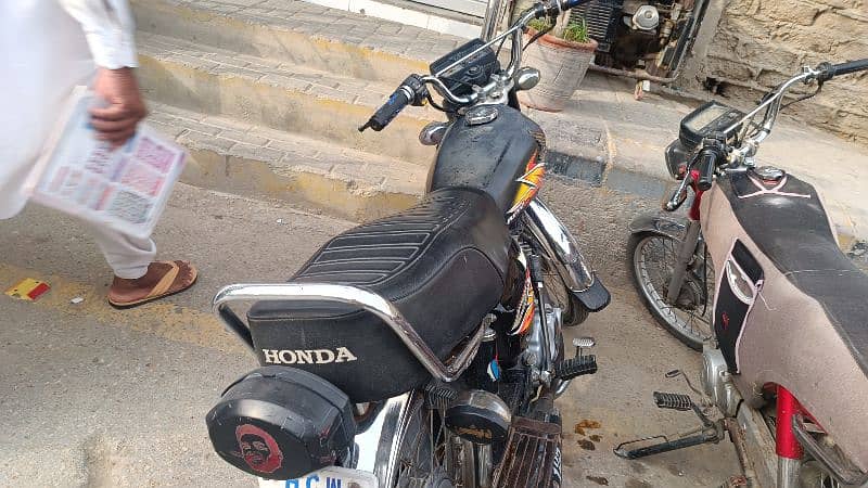 HONDA CD 125 FOR SELL ON A LOW PRICE JUST 140000 4