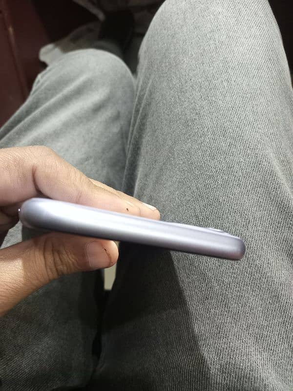 iphone 11  64 gb non pta 5