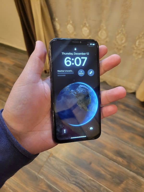 APPLE IPHONE X (NON PTA) 7