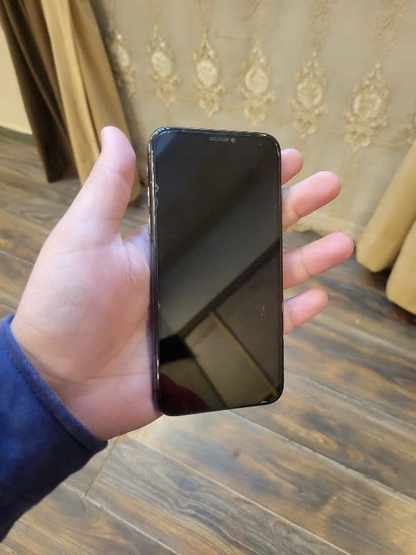 APPLE IPHONE X (NON PTA) 8