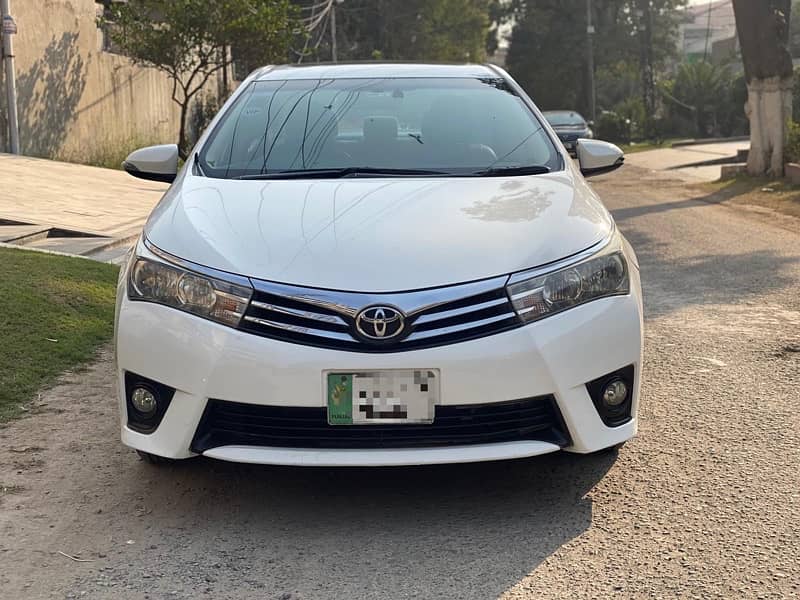 Toyota Altis Grande 2015 1