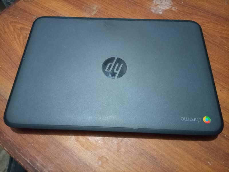 Chrome book HP 10/10 condition only for serious buyer 4