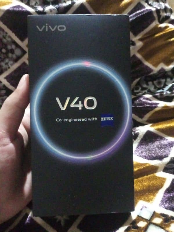 Vivo v40  - brand new - only box open - 1 day use for camera testing 2