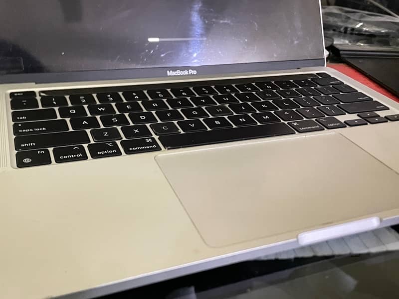 MacBook pro M1  8gb 512gb touch bar touch id  free typeC hub 5