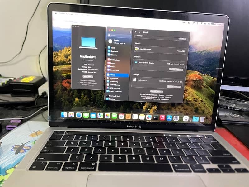 MacBook pro M1  8gb 512gb touch bar touch id  free typeC hub 10