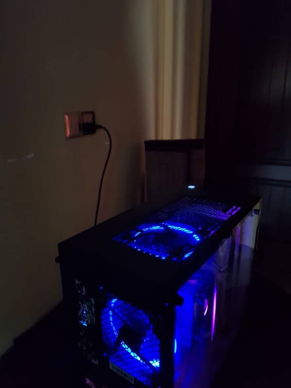 gigabyte c200 gaming pc 2