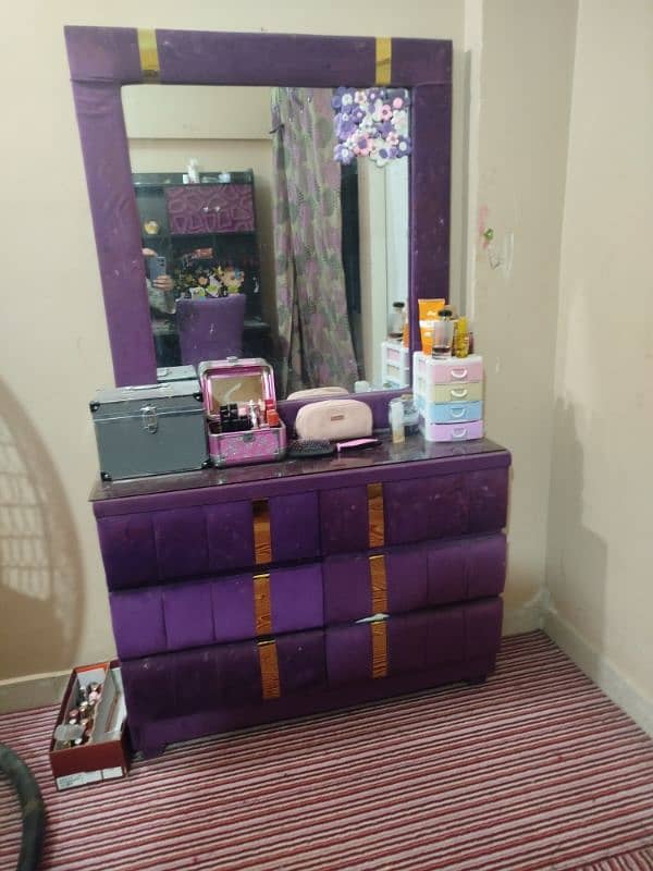 single bed with dressing table 2