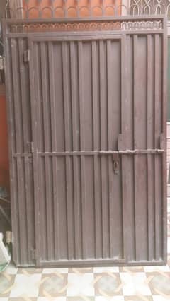 gate for sale two sides contact no. 03166008201 price munasib hojaye gi