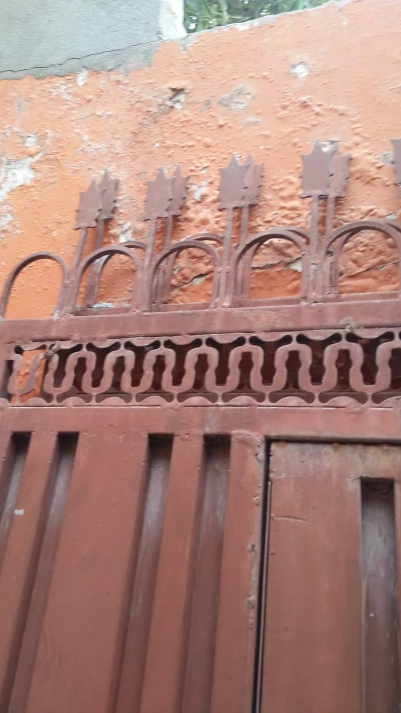 gate for sale two sides contact no. 03166008201 price munasib hojaye gi 1