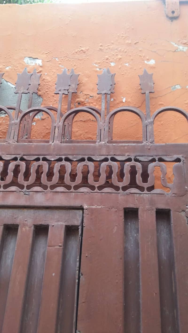 gate for sale two sides contact no. 03166008201 price munasib hojaye gi 2