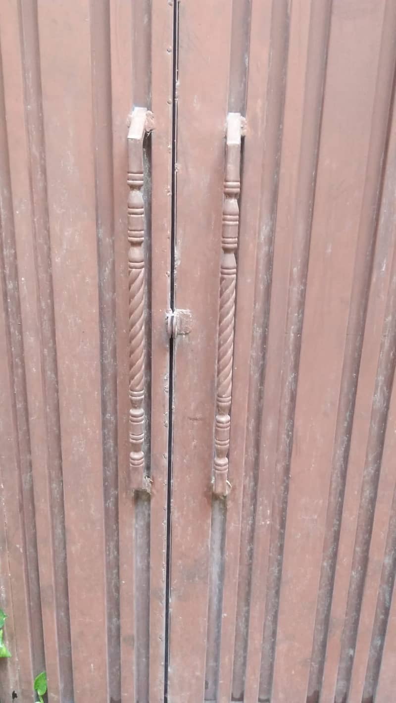 gate for sale two sides contact no. 03166008201 price munasib hojaye gi 3