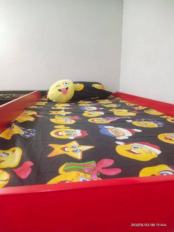 double bed for kids 6 months used condition 2