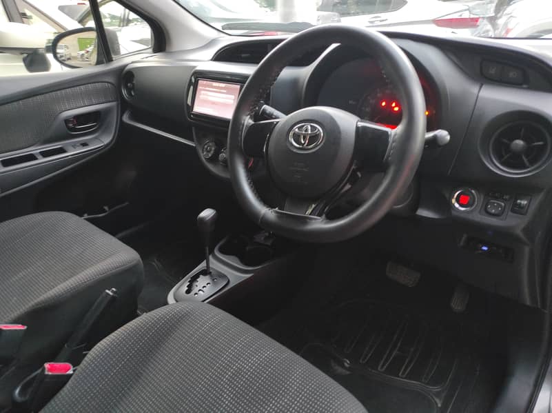 Toyota Vitz 2018 1.0 U 4