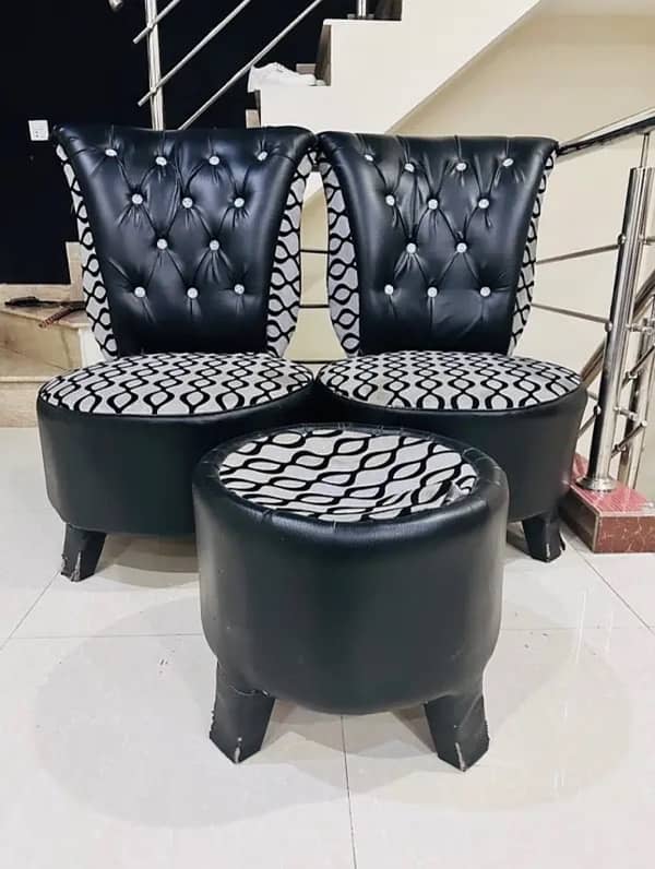 coffee chairs with table — urgent selling 0