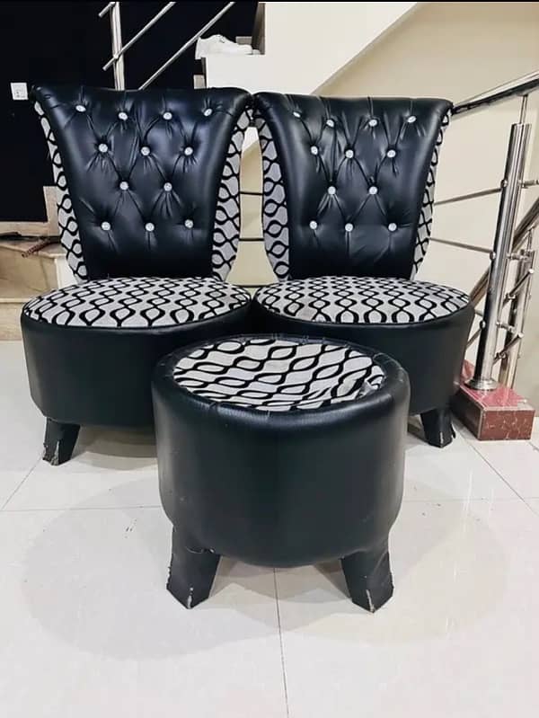 coffee chairs with table — urgent selling 3