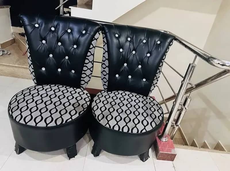 coffee chairs with table — urgent selling 5