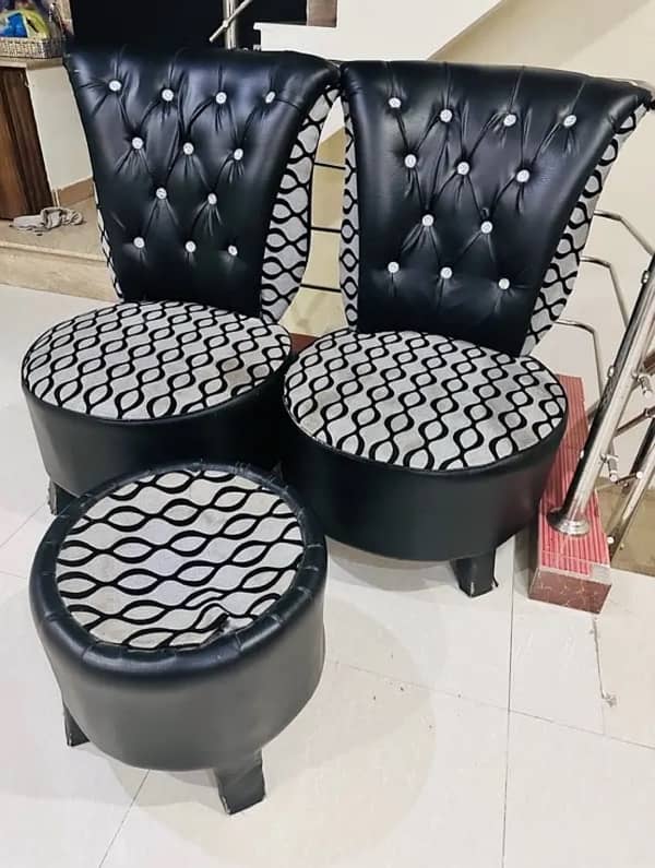 coffee chairs with table — urgent selling 6